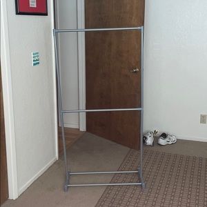 Clothing storage rack
